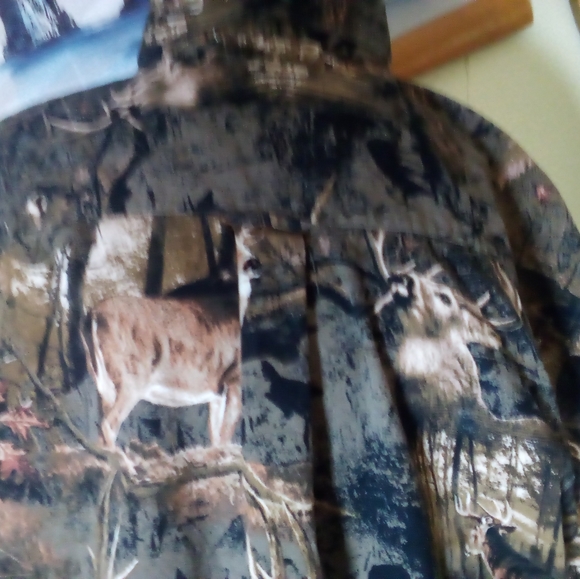 Camo deer print collared button up - Picture 3 of 9